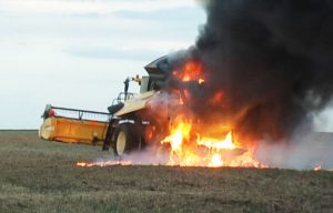 As máquinas agrícolas podem correr risco de incêndio facilmente em processo excessivo de operação